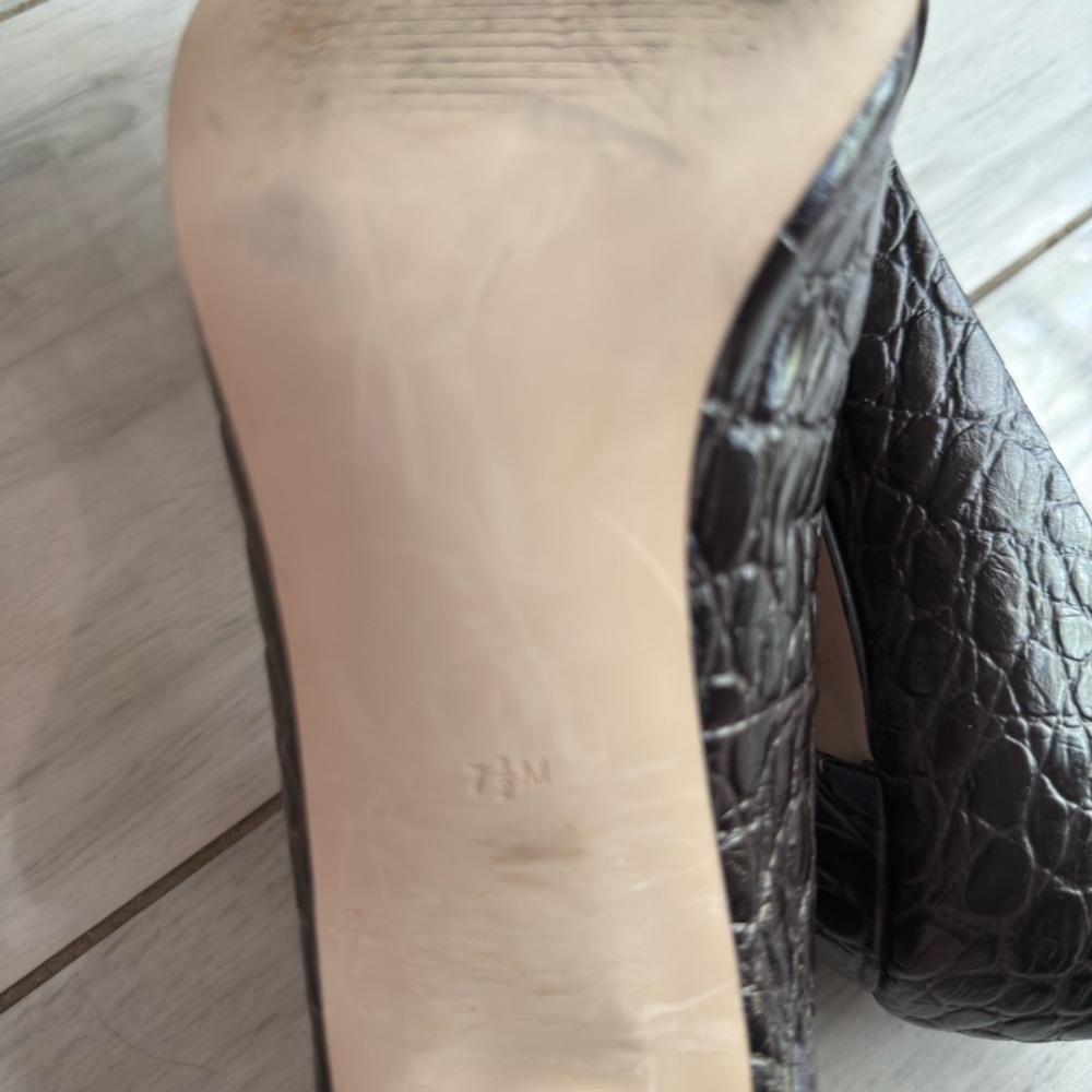 Talbots Shoes Womens 7.5  Crocodile Pump Leather Round Toe Career Elevated Basic - Picture 6 of 11